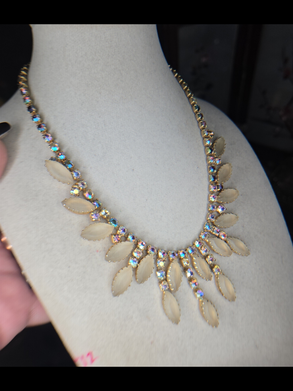 Stunning Vintage Juliana DeLizza & Elster Cream Frosted Amber AB Demi Parure Set - Picture 5 of 11